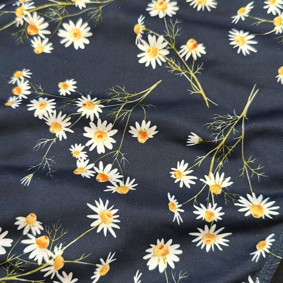 Under protection high waisted bikini size medium - Picture 2 of 6